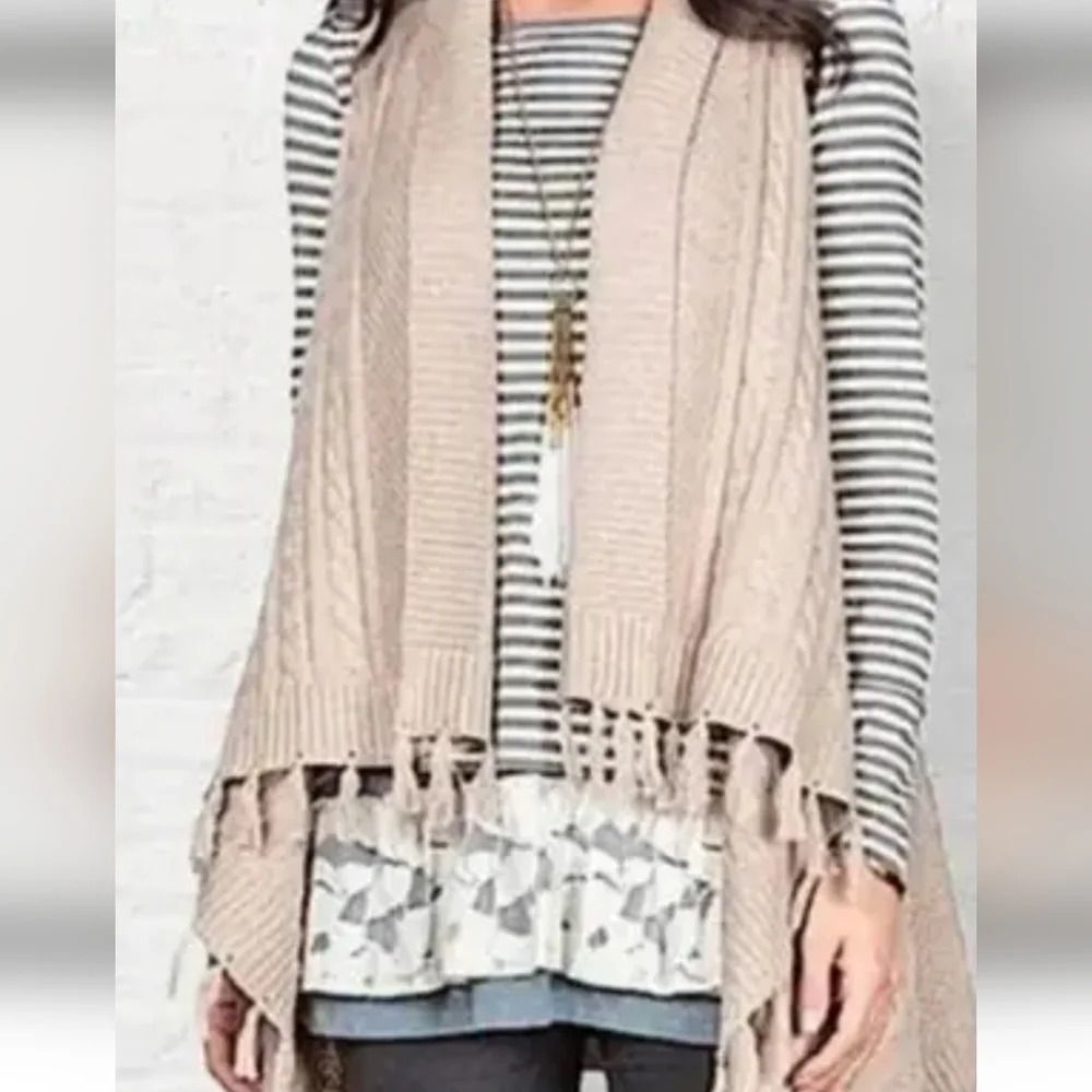 Matilda Jane tan fringed sleeveless long open front cable knit cardigan